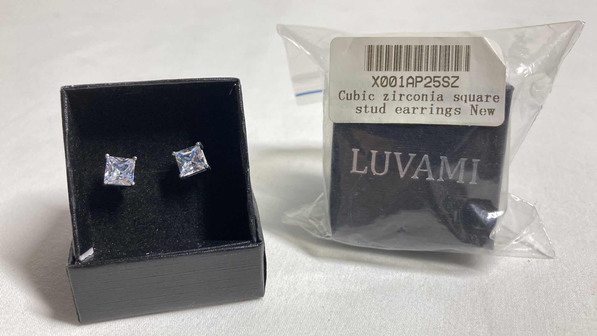 Photo 1 of NEW LUVAMI CUBIC ZIRCONIA 0.25” SQUARE STUD EARRINGS (20)