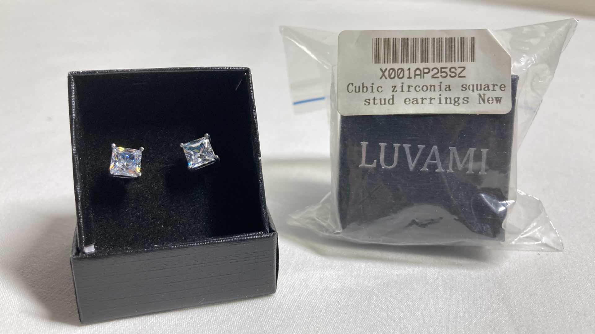 Photo 1 of NEW LUVAMI CUBIC ZIRCONIA 0.25” SQUARE STUD EARRINGS (20)