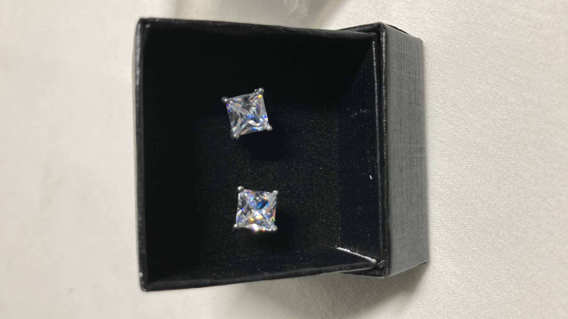 Photo 2 of NEW LUVAMI CUBIC ZIRCONIA 0.25” SQUARE STUD EARRINGS (20)