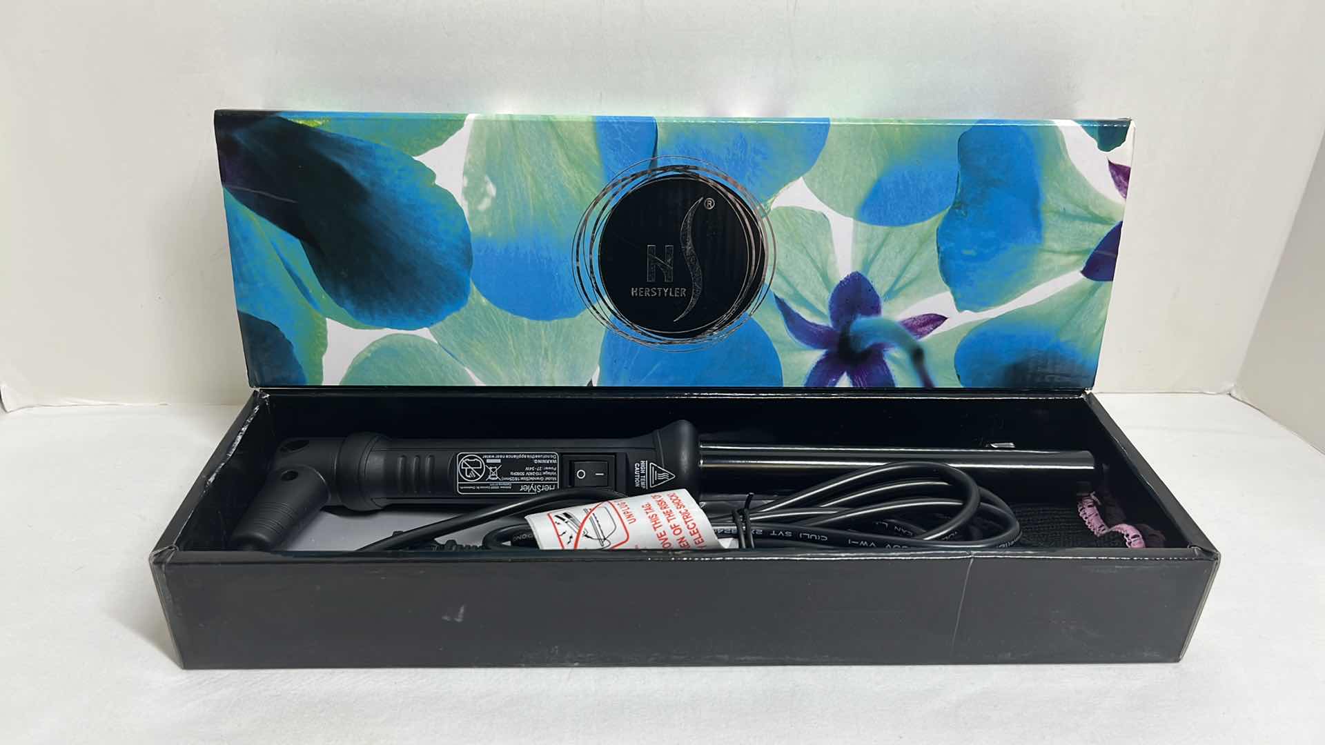 Photo 1 of HERSTYLER GRANDE PROFESSIONAL CURLING IRON, DIAMETER 18-25mm LENGTH 152mm