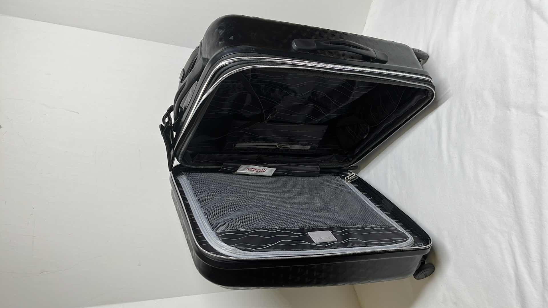 Photo 3 of AMERICAN TOURISTER BELLE VOYAGE BLACK HARDSIDE LUGGAGE W SPINNER WHEELS 21” CARRY-ON