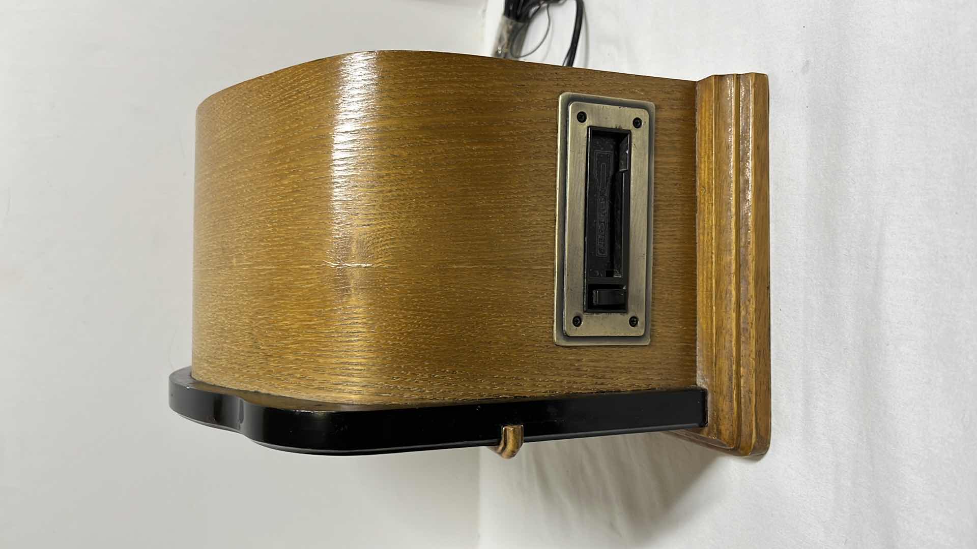 Photo 3 of CROSLEY COLLECTORS EDITION RADIO/CASSETTE PLAYER MODEL CR14