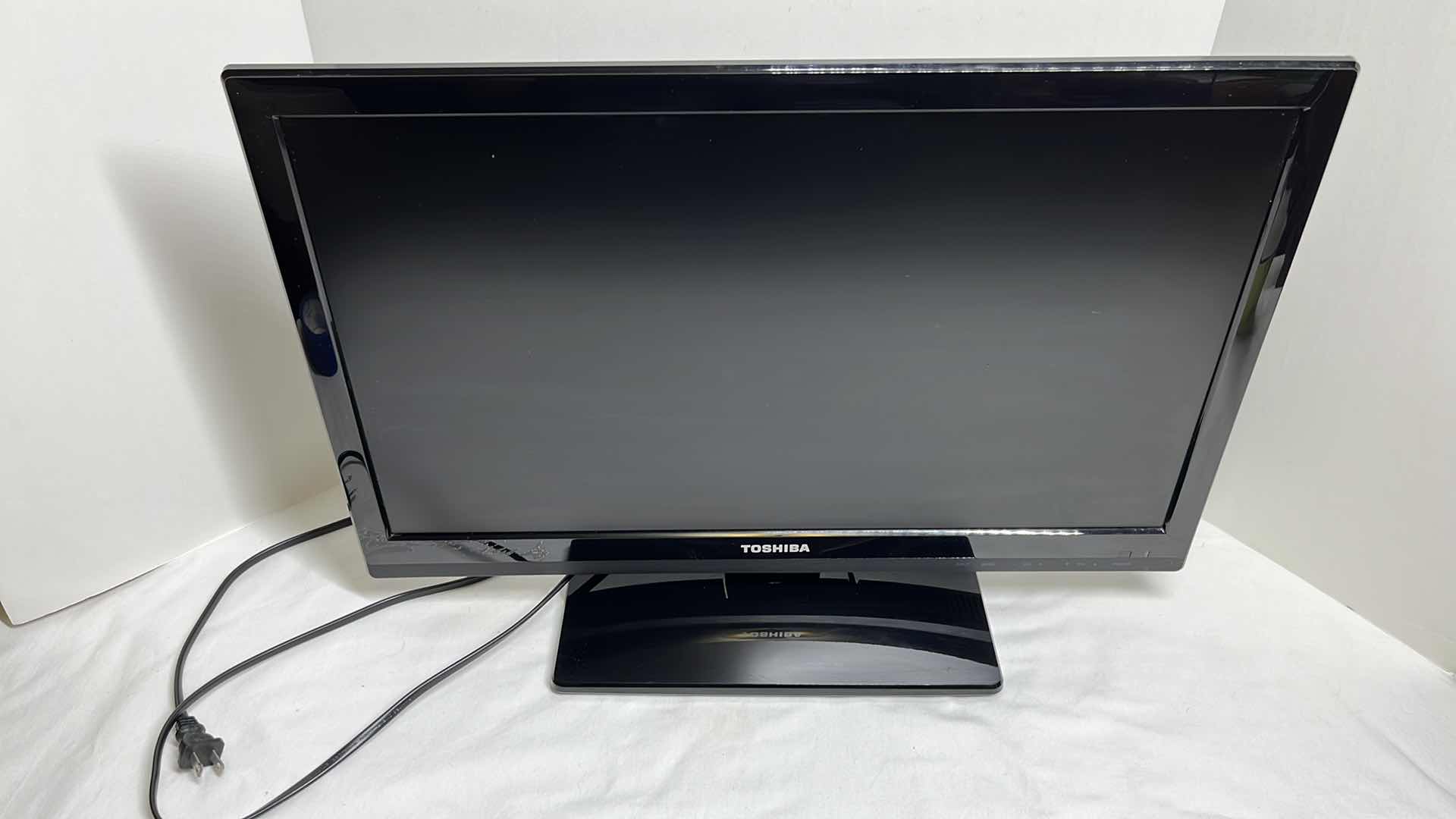 Photo 1 of TOSHIBA 24” 1080P LED-LDC HDTV MODEL 24SL410U