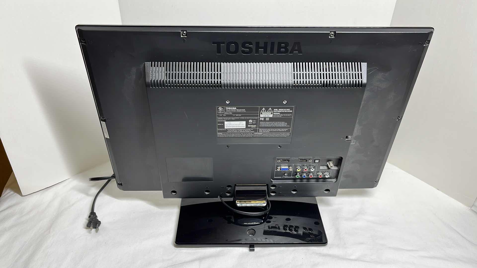 Photo 3 of TOSHIBA 24” 1080P LED-LDC HDTV MODEL 24SL410U