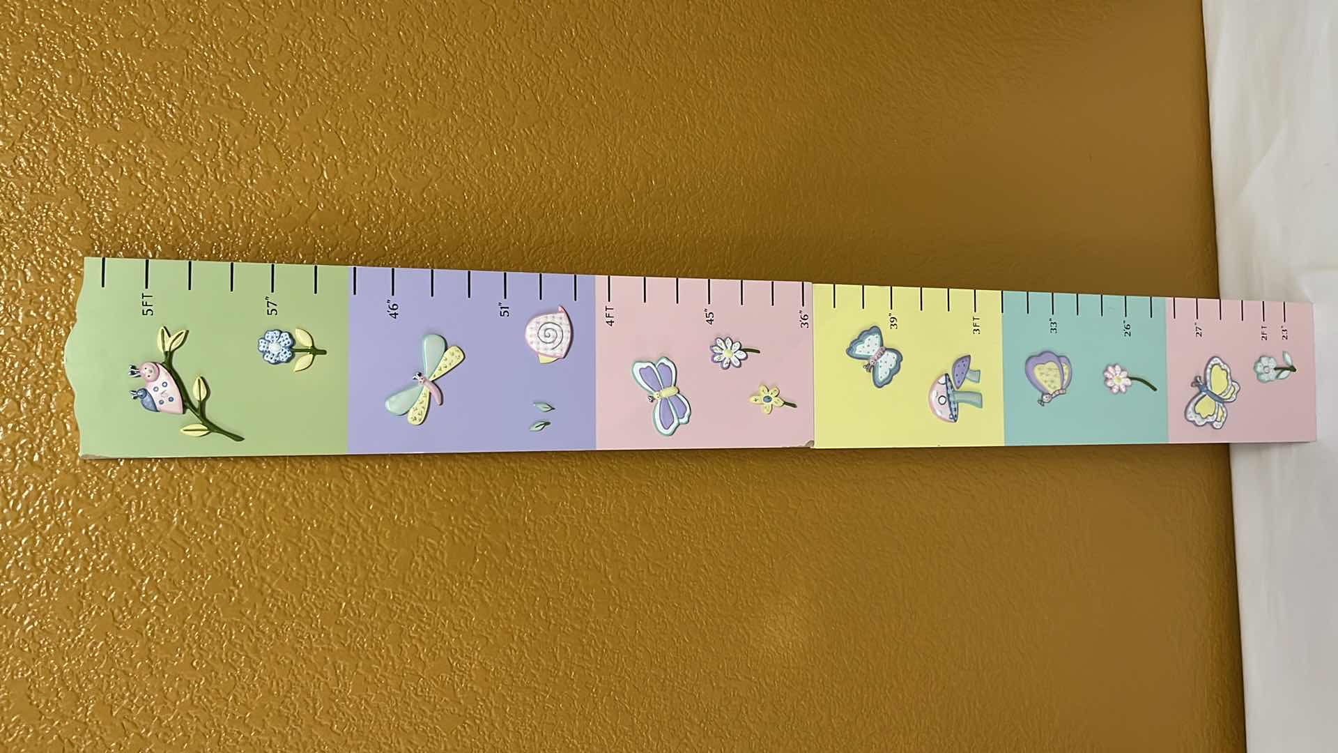 Photo 5 of CHILDREN’S HEIGHT CHART & LOOK WHAT I MADE ART DISPLAY W CLIPS