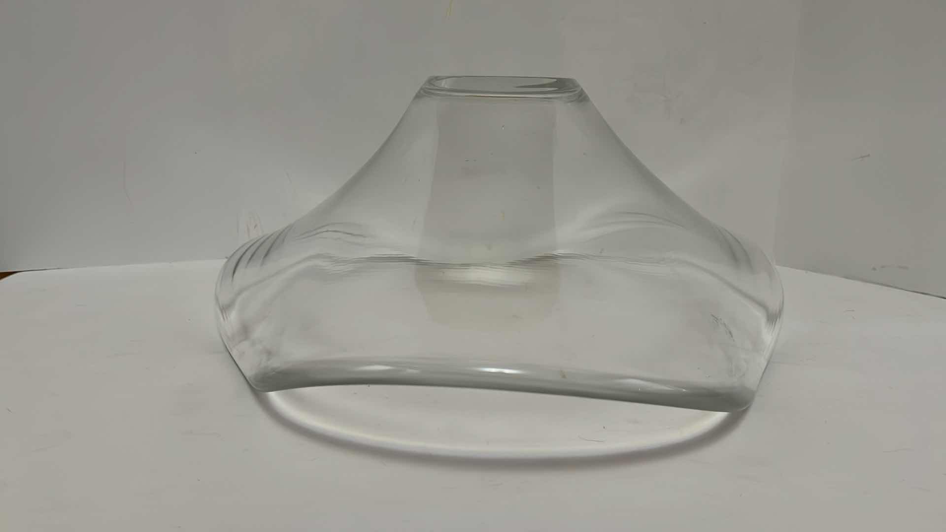 Photo 3 of CLEAR GLASS CENTERPIECE BOWL W RUFFLE RIM 15.5” X 15” H7”