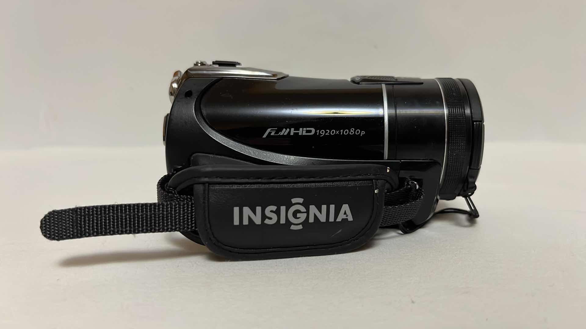 Photo 1 of INSIGNIA HIGH-DEFINITION 10.0MP BLACK CAMCORDER W 3” TFT-LCD TOUCH SCREEN MODEL NS-DV111080F