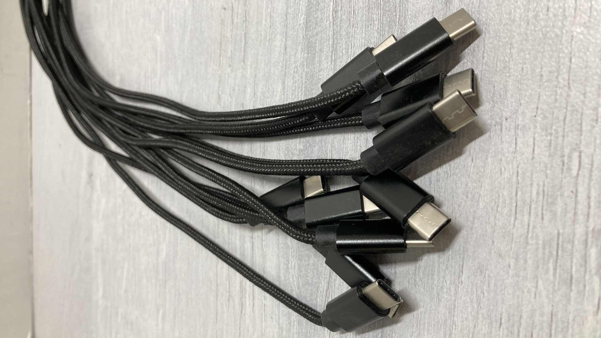 Photo 3 of USB TYPE C 2FT BLACK CHARGER CORDS (13)