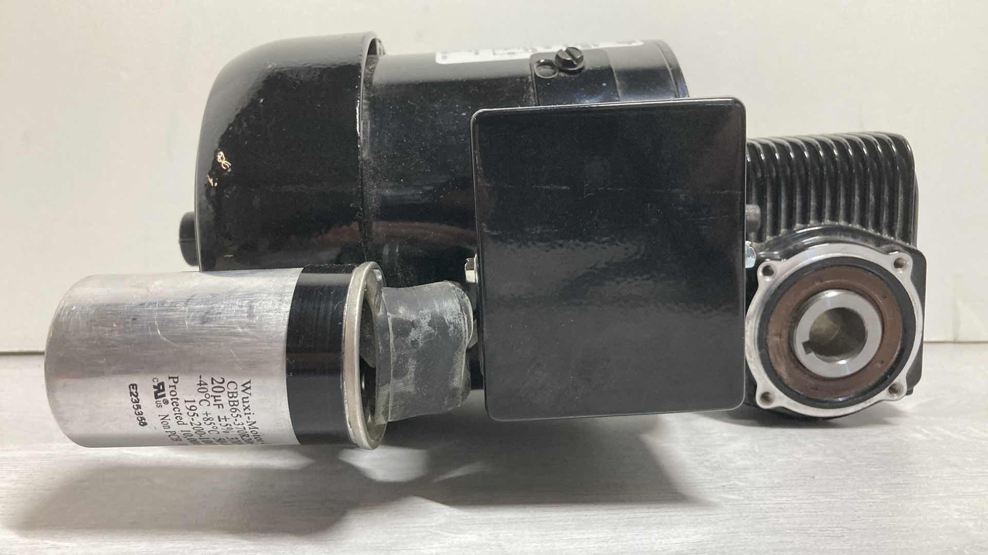 Photo 4 of BISON AC GEAR MOTOR 160RPM 1/4HP MODEL 026-756-4410