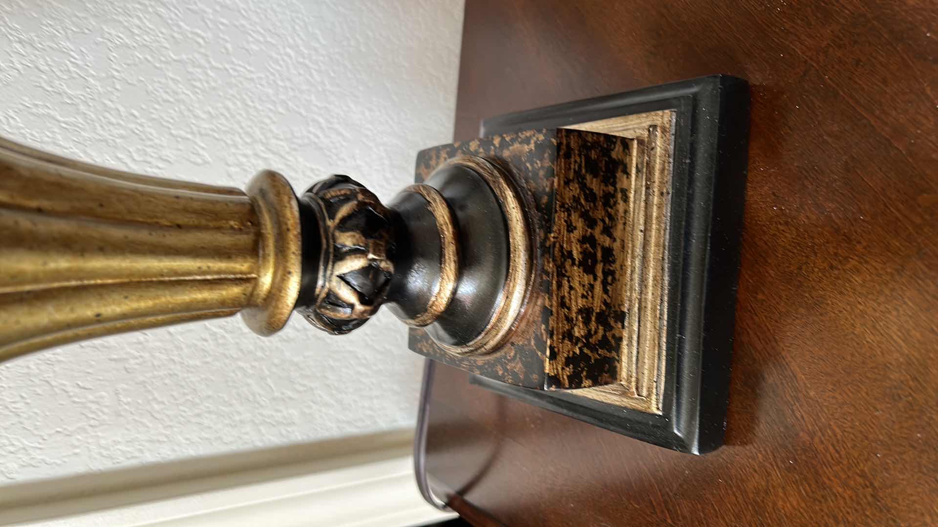 Photo 3 of VINTAGE TABLE LAMP