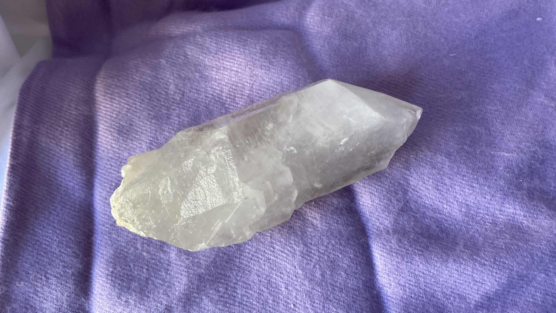 Photo 2 of CLEAR QUARTZ STONE