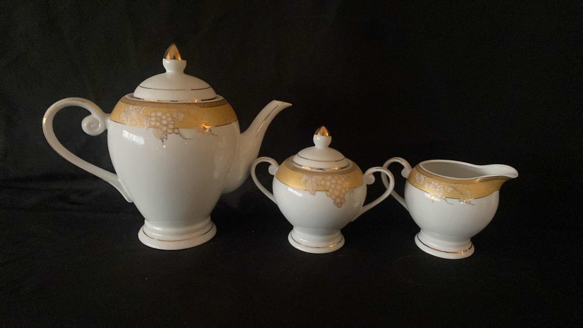 Photo 3 of BAVARIAN PORCELAIN TEA SET