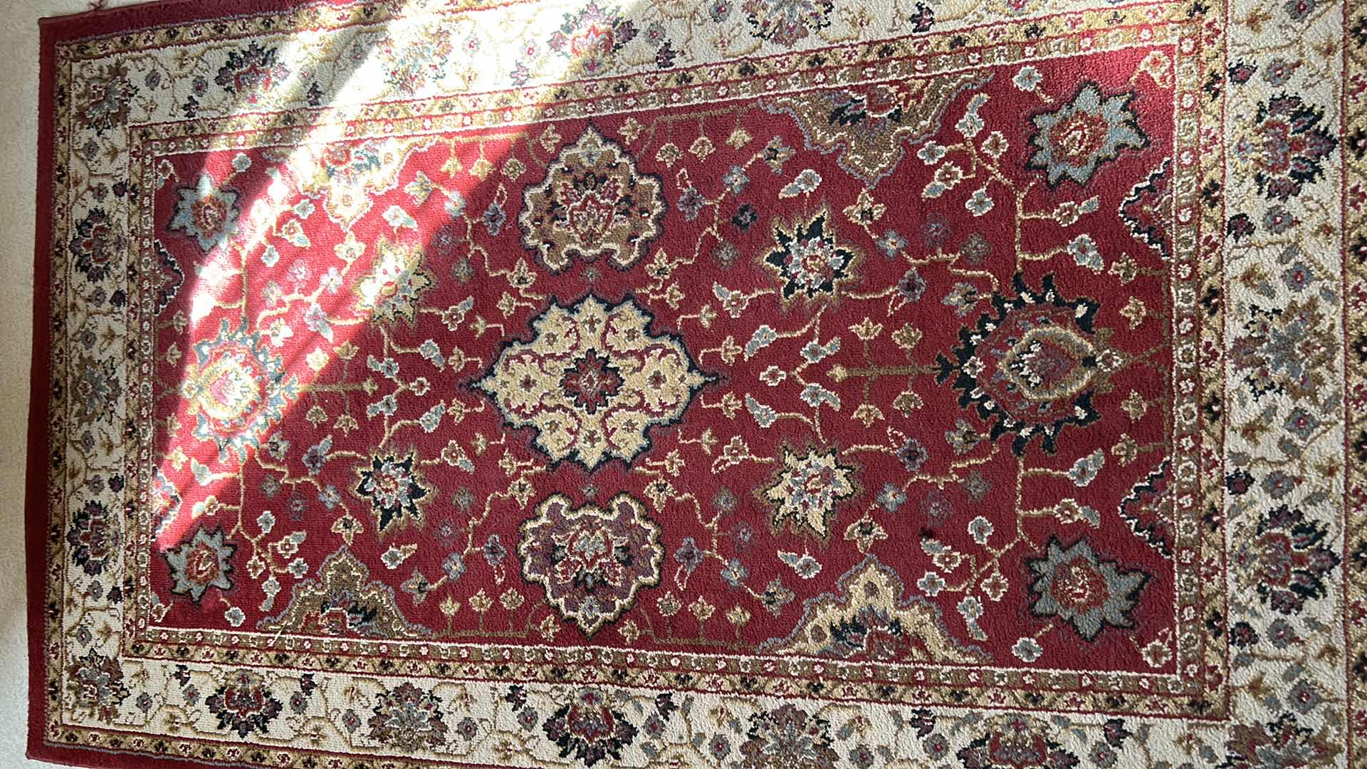 Photo 2 of MADISON AREA RUG - 5 x 7