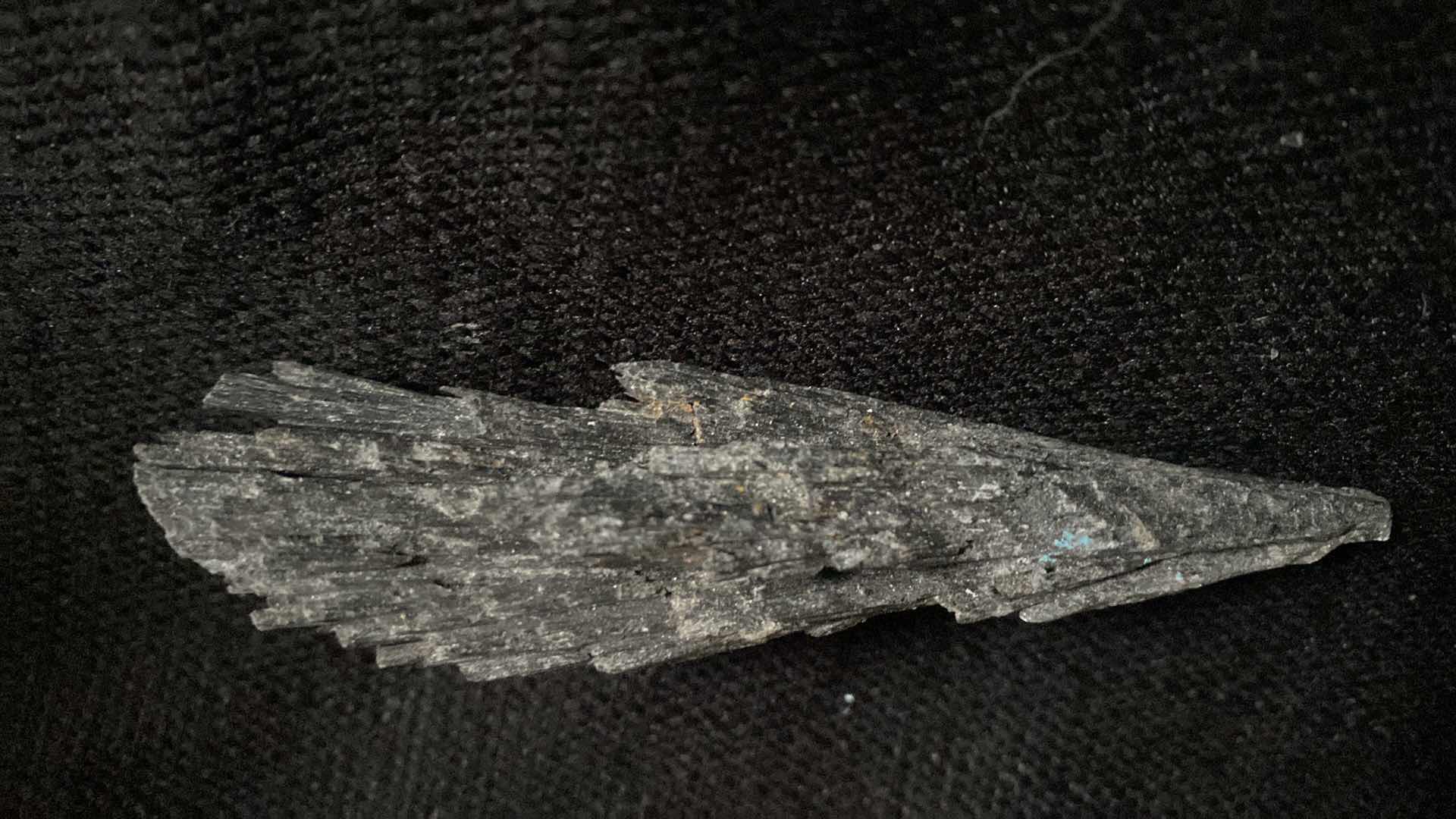 Photo 2 of GRAY KYANITE