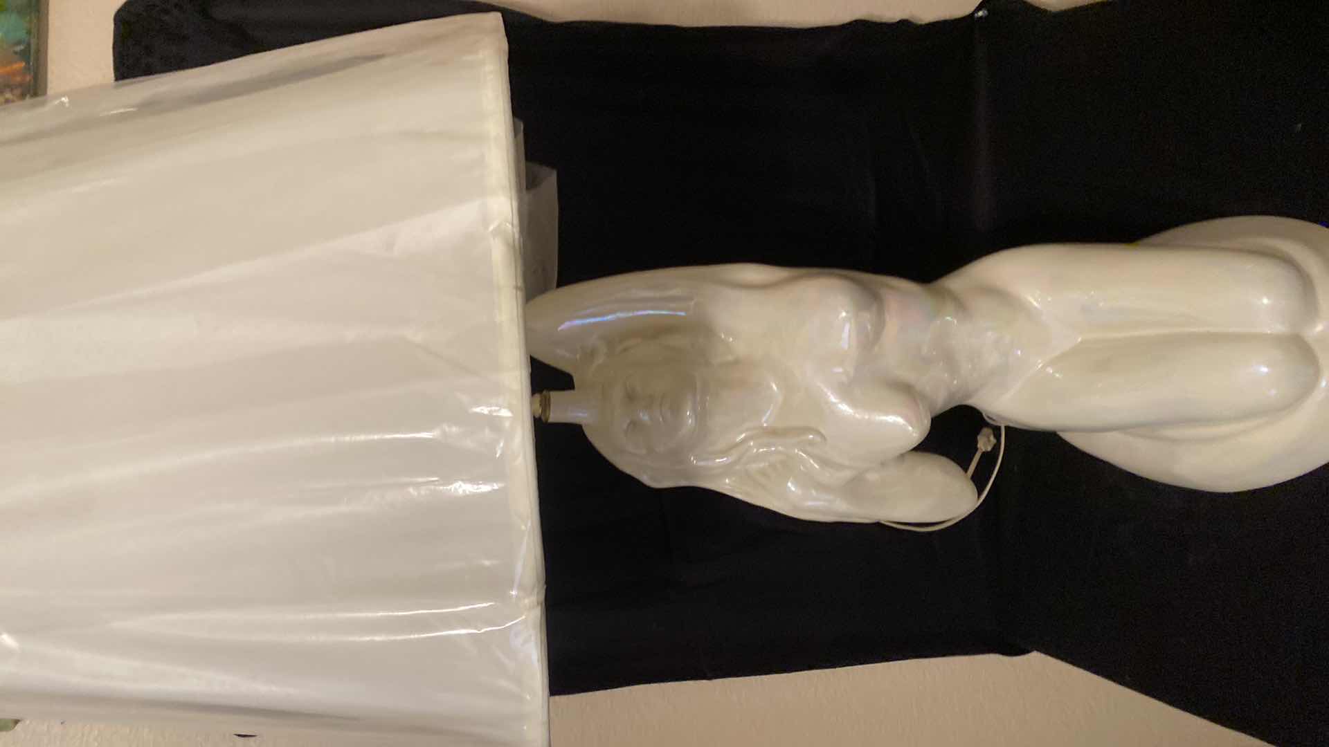 Photo 2 of CERAMIC FEMALE BODY LAMP 
