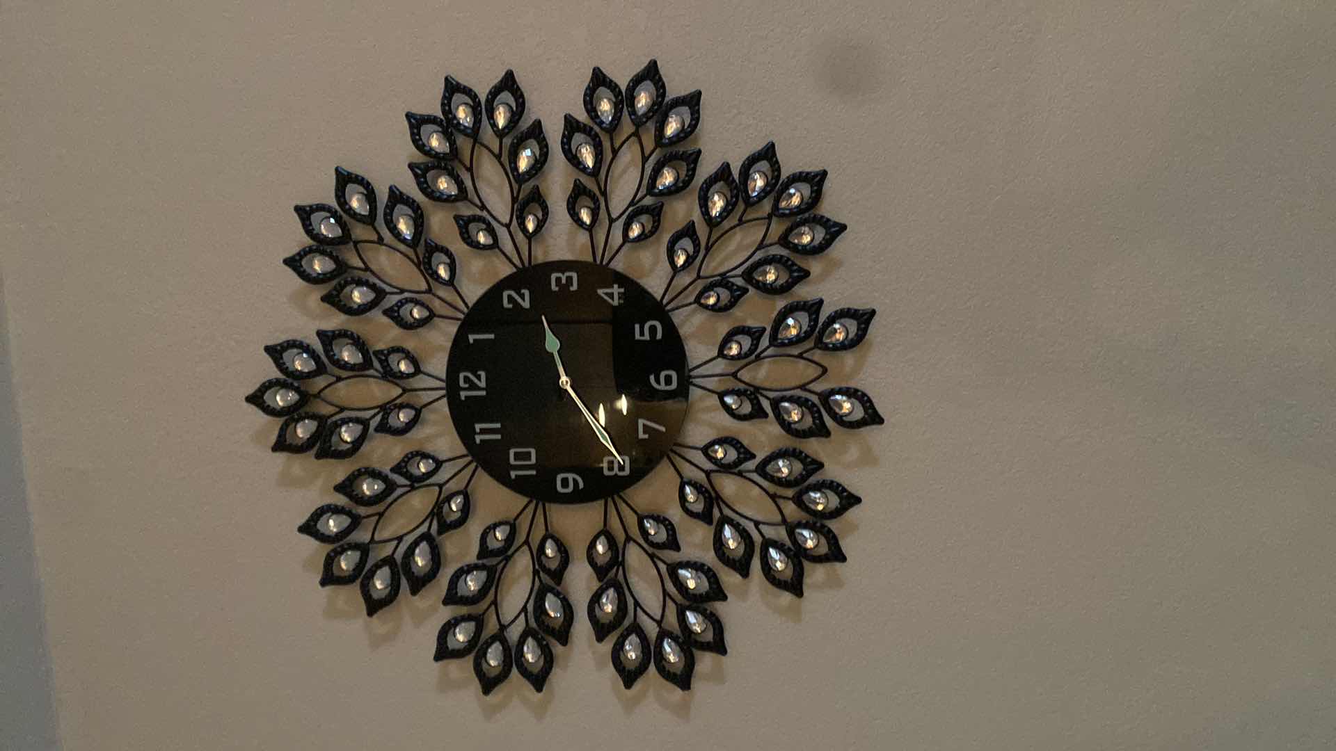 Photo 2 of DECORATIVE CRYSTAL LEAF METAL WALL CLOCK