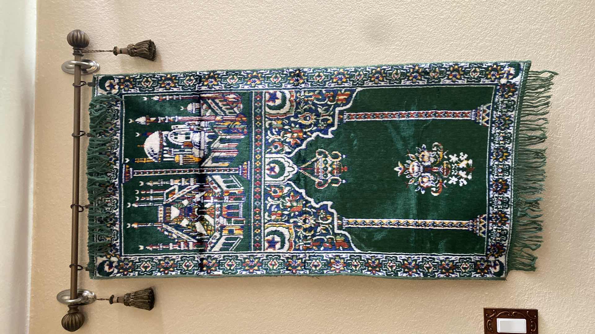 Photo 2 of PRAYING RUG TAPESTRY 