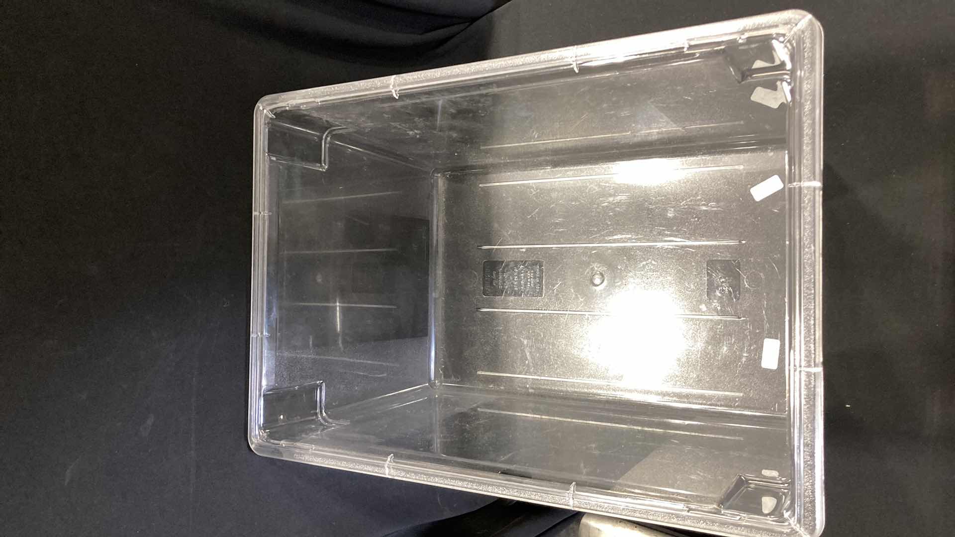 Photo 2 of CARLISLE CLEAR FOOD STORAGE BIN 21.5GAL W LID