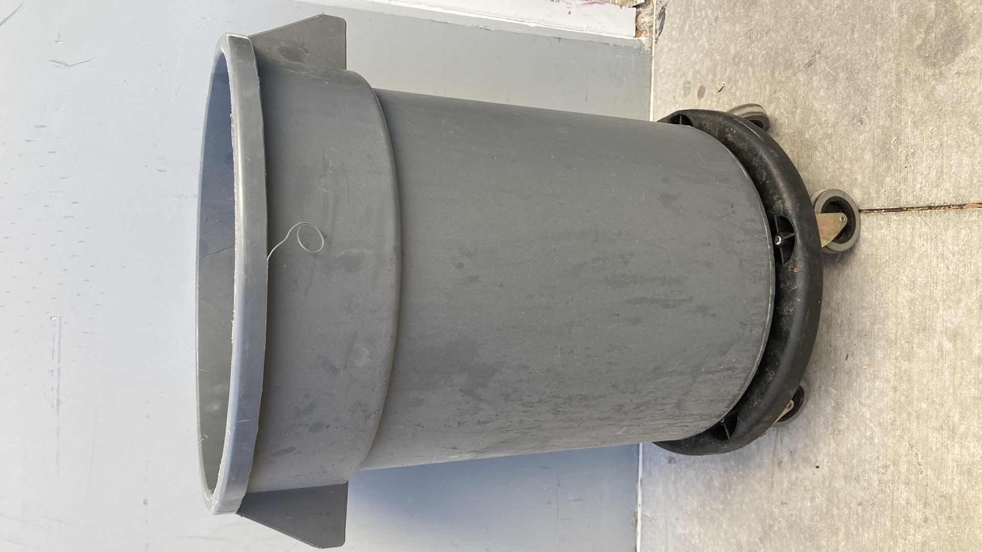 Photo 1 of CARLISLE GRAY TRASH CAN 20GAL ON CASTERS