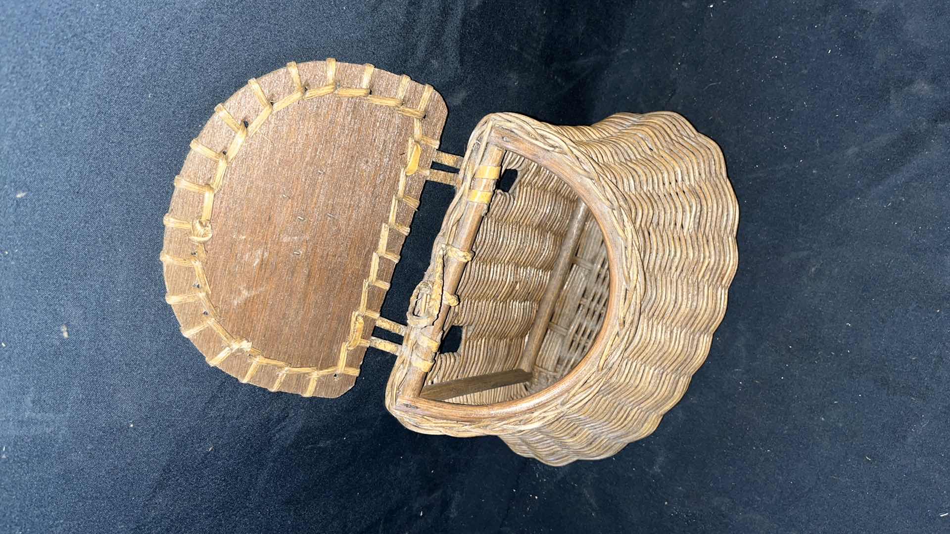 Photo 3 of VINTAGE WICKER/WOOD FISHERMAN BASKET 12” X 9”