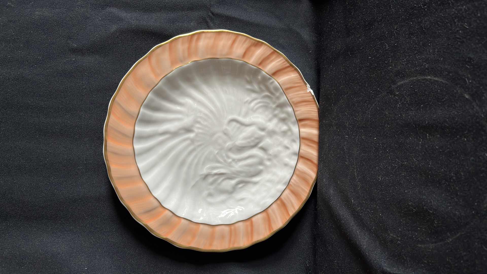 Photo 1 of MOTTAHEDEH SALMON SWAN SALMON BORDER W RAISED SWAN PATTERN, PORCELAIN MADE IN PORTUGAL 10.5”