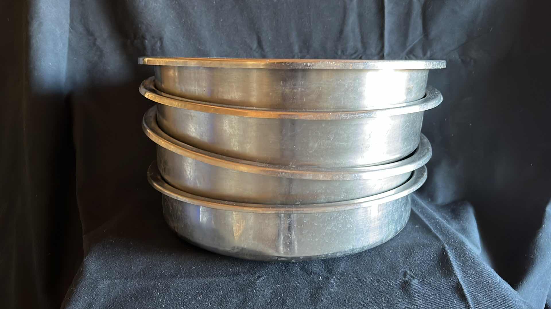 Photo 3 of STAINLESS ROUND HOLDING 15” PAN (4)