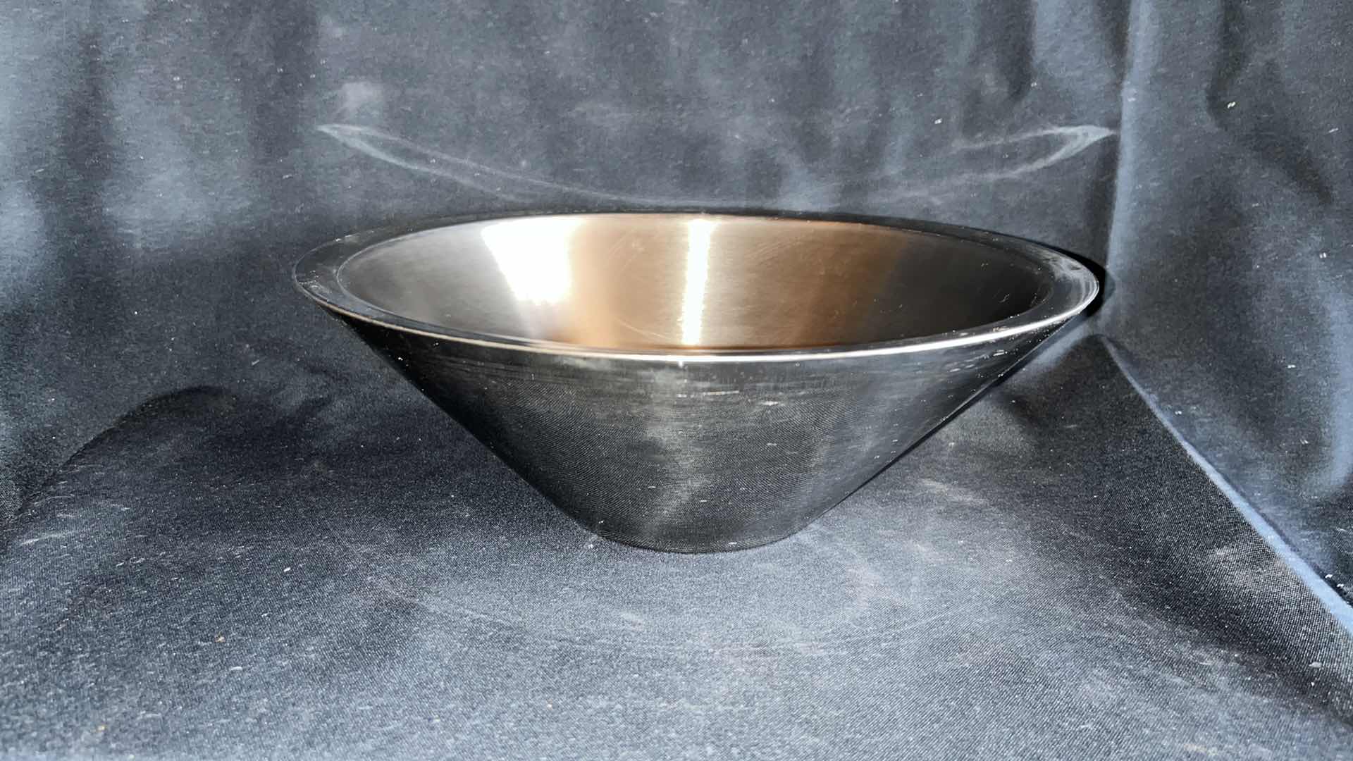 Photo 1 of VOLLRATH 46578 DOUBLE WALL CONICAL SERVING BOWL 2.8 QT (1)