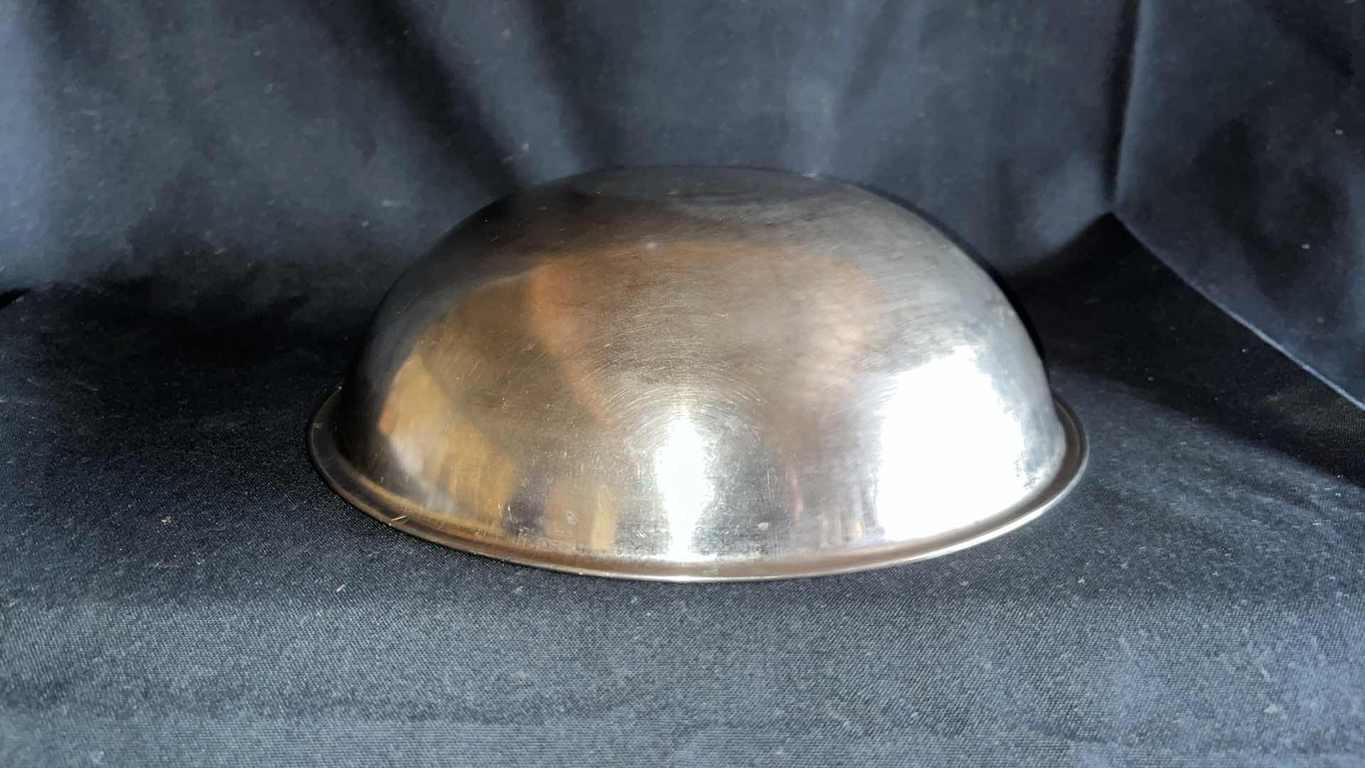 Photo 3 of STAINLESS STEEL MIXING BOWL 9” X 3” (3)