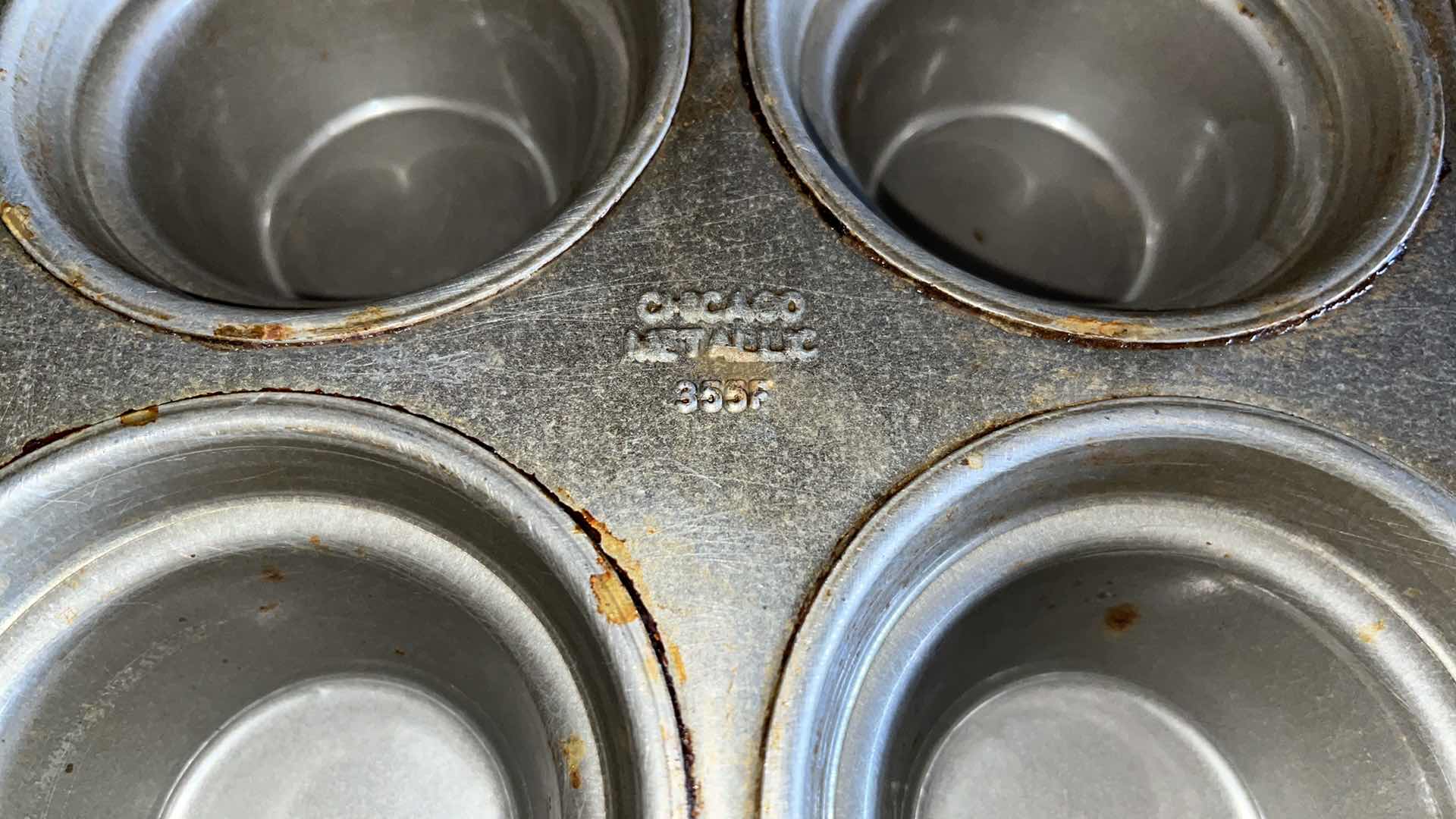 Photo 3 of CHICAGO METALLIC 44355 LARGE CROWN MUFFIN PAN 18” X 13.5” (1)