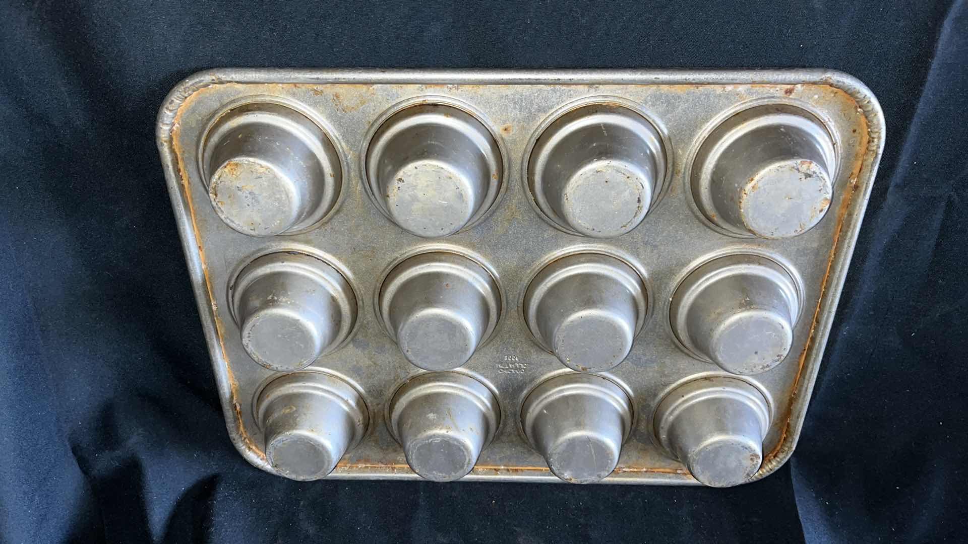 Photo 2 of CHICAGO METALLIC 44355 LARGE CROWN MUFFIN PAN 18” X 13.5” (1)