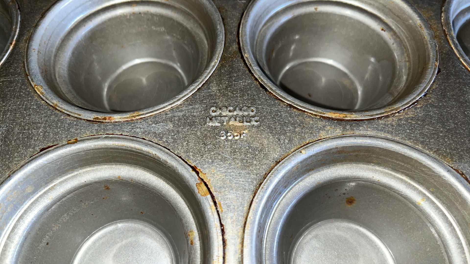 Photo 3 of CHICAGO METALLIC 44355 LARGE CROWN MUFFIN PAN 18” X 13.5” (1)