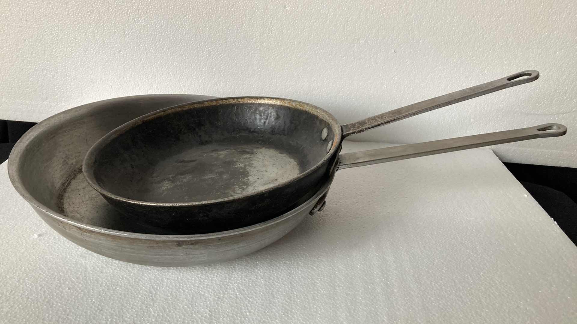 Photo 3 of COMMERCIAL KITCHEN STEEL SKILLET SET (5)