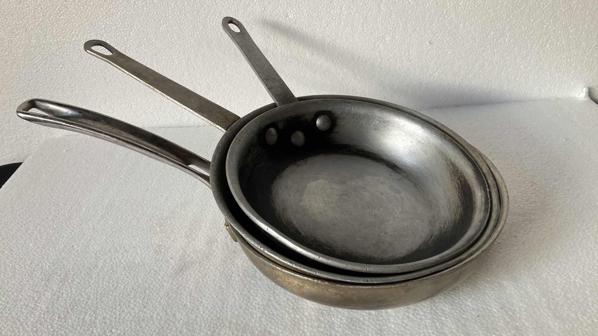 Photo 2 of COMMERCIAL KITCHEN STEEL SKILLET SET (4)