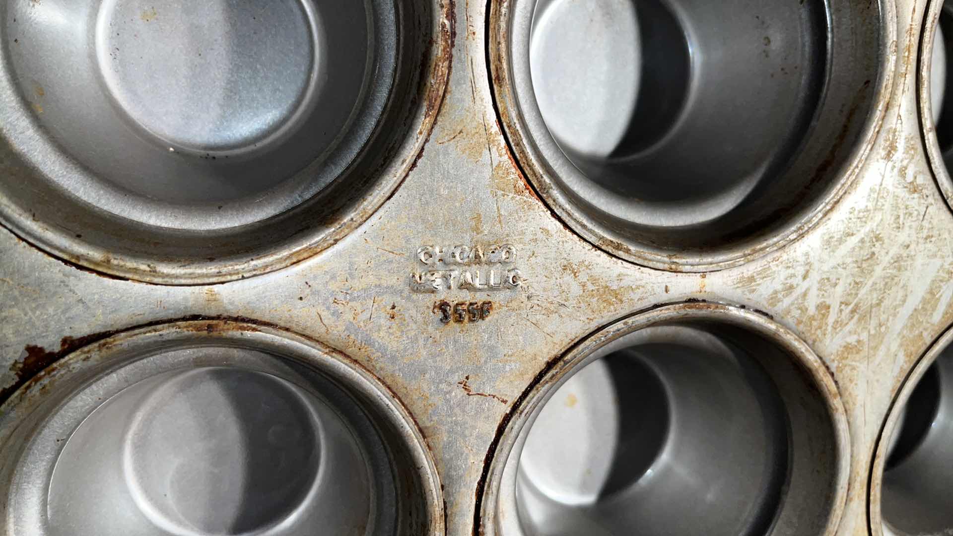 Photo 3 of CHICAGO METALLIC MUFFIN PAN, VARIOUS CONDITIONS MODEL #355F (5)