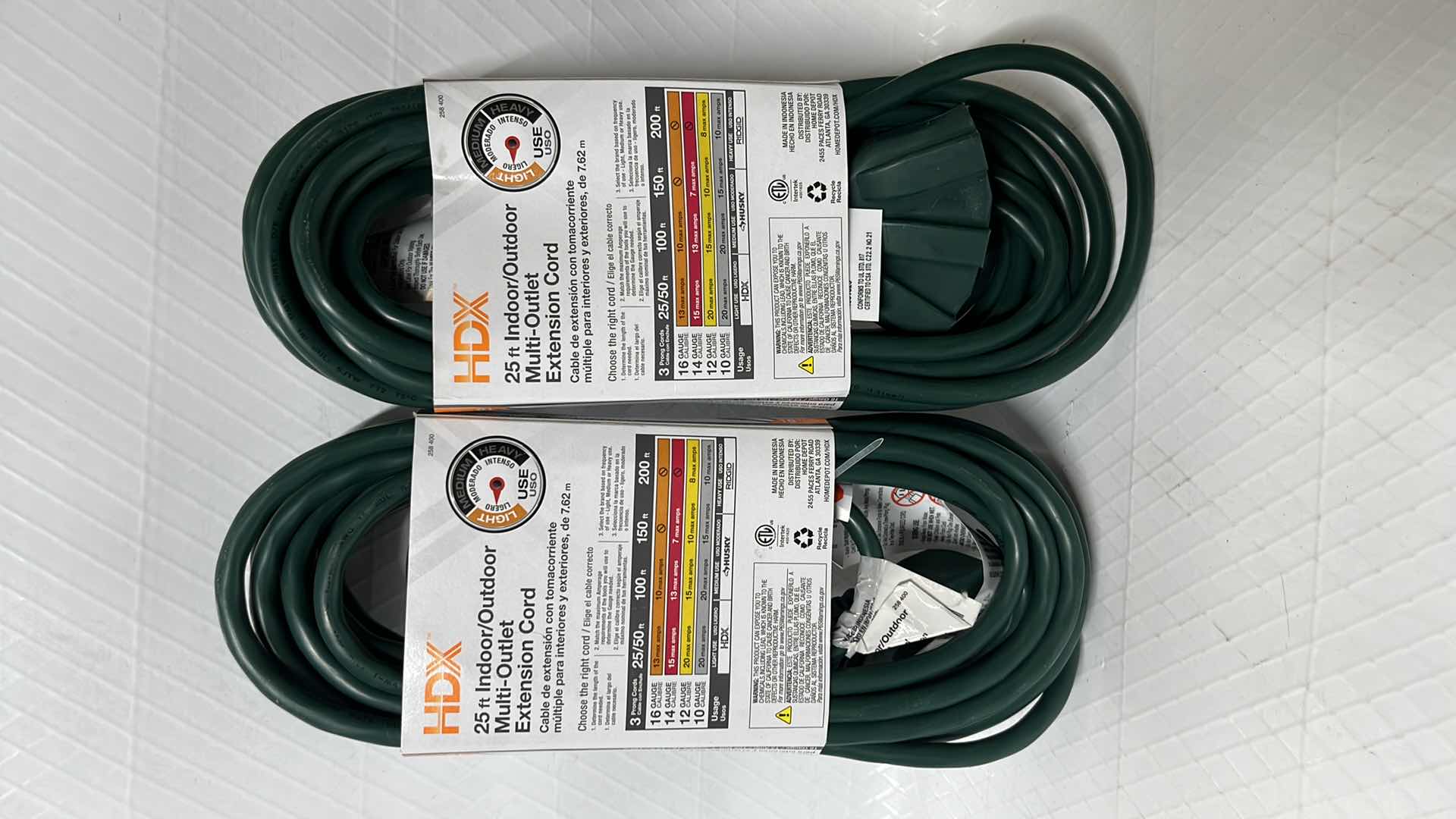 Photo 3 of NEW 2- HDX 25 FT INDOOR/OUTDOOR MULTI-OUTLET EXTENSION CORD, 16 GAUGE