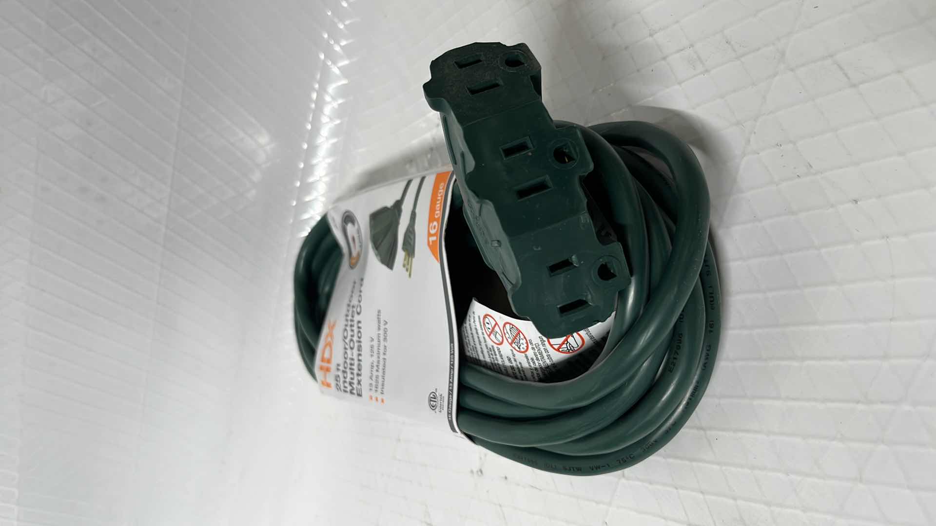 Photo 2 of NEW 2- HDX 25 FT INDOOR/OUTDOOR MULTI-OUTLET EXTENSION CORD, 16 GAUGE