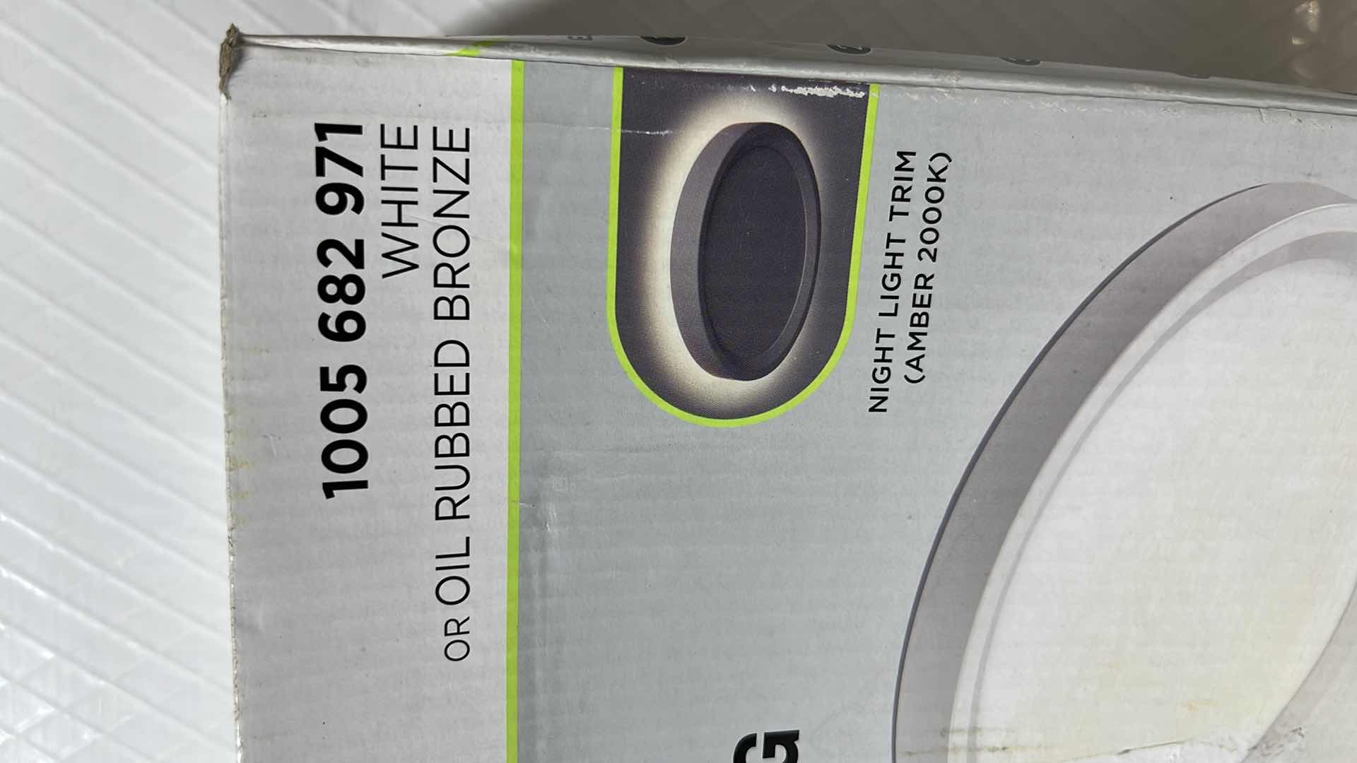 Photo 3 of COMMERCIAL ELECTRIC 9” LED COLOR CHANGING FLUSH MOUNT W INTERCHANGEABLE WHITE OR OIL RUBBED BRONZE TRIM (1005 682 971)