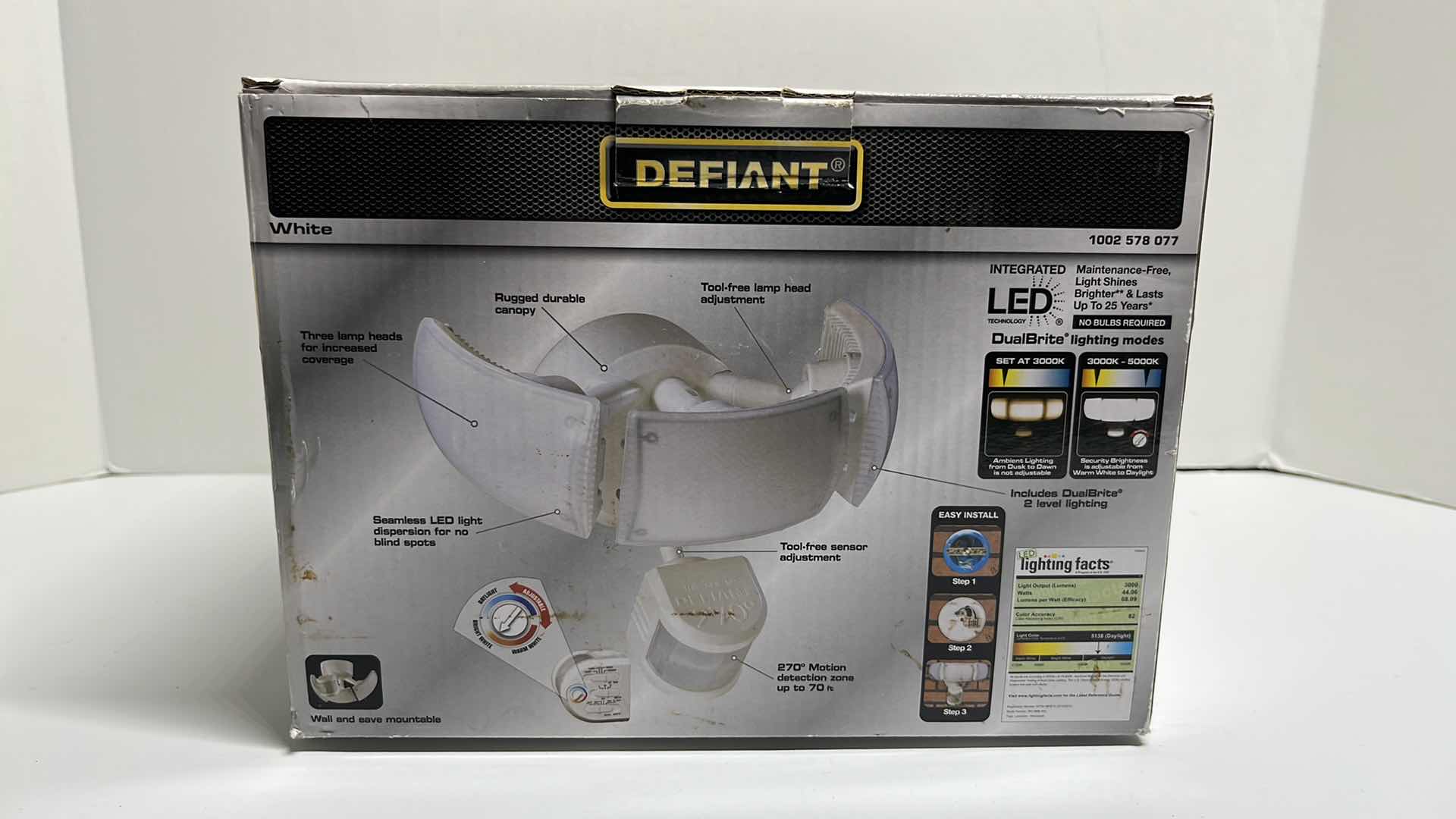 Photo 3 of NEW DEFIANT WHITE OUTDOOR LED MOTION SECURITY LIGHT 1002 578 077