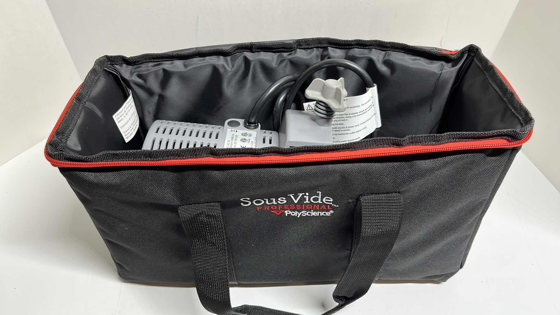 Photo 8 of POLYSCIENCE SOUS VIDE PROFESSIONAL CHEF SERIES IMMERSION CIRCULATOR MODEL SVC-AC1B W TRAVEL BAG