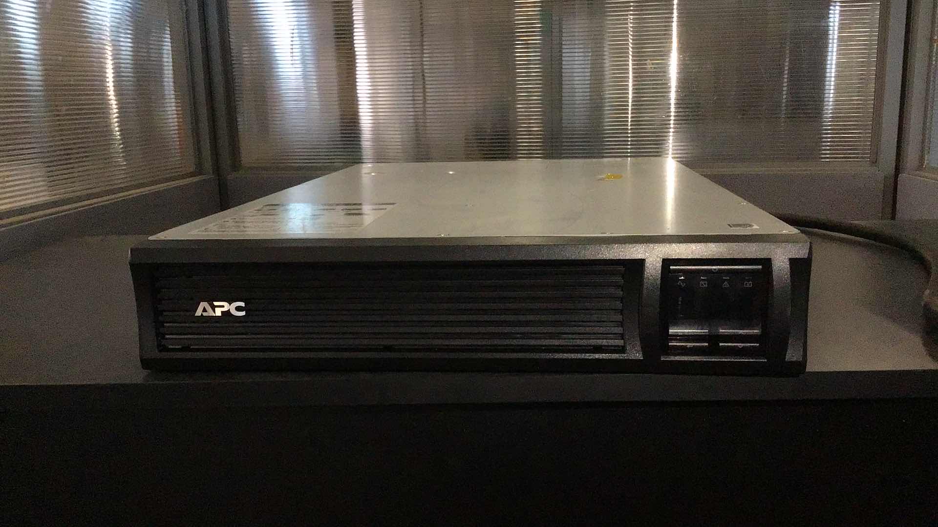 Photo 1 of APC SMART UPS 3000VA LCD RM 2U 120V W SMART CONNECT SMT3000RMUC