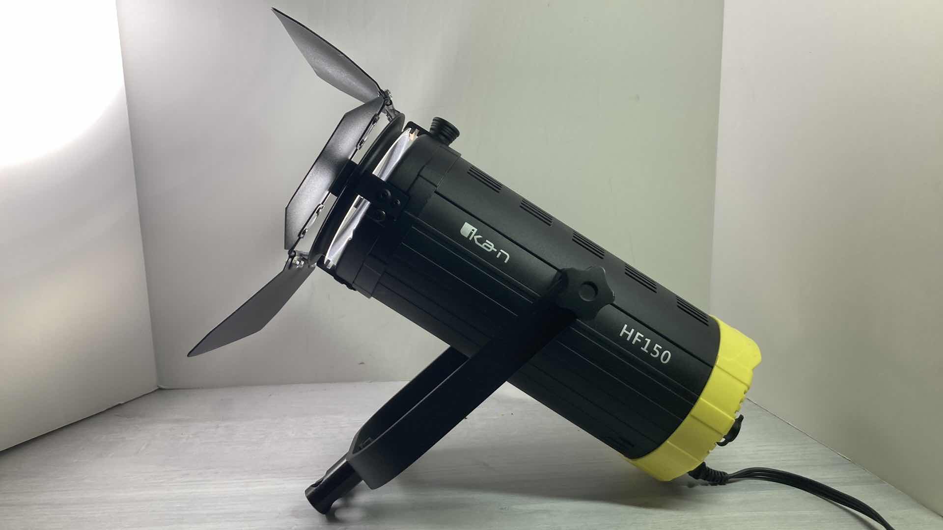 Photo 1 of IKAN HELIA FRESNEL BI-COLOR LED SPOT LIGHT MODEL HF150