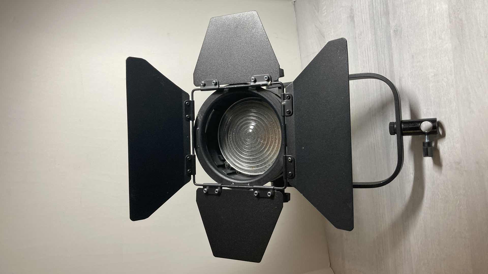 Photo 4 of IKAN HELIA FRESNEL BI-COLOR LED SPOT LIGHT MODEL HF150