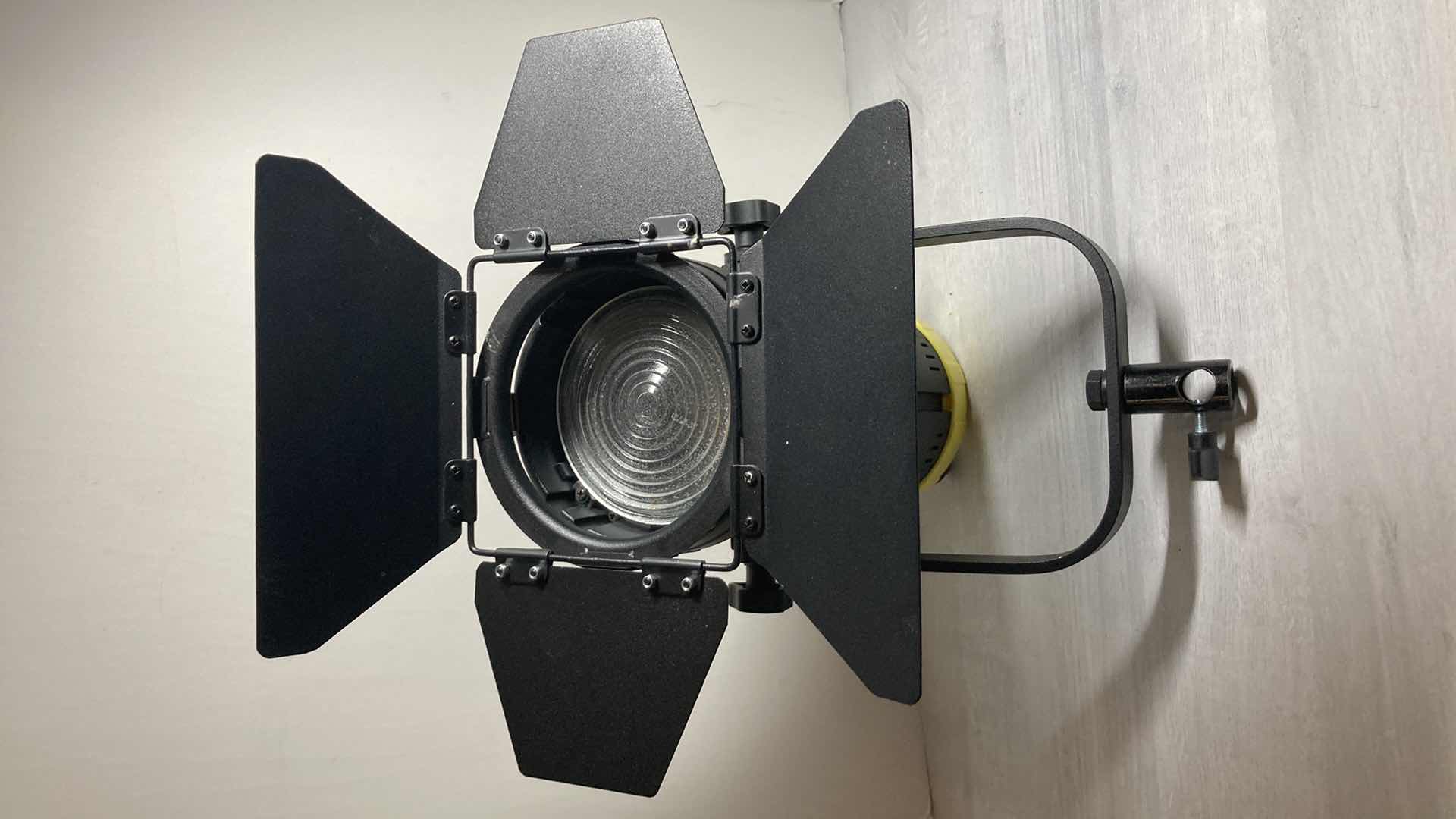 Photo 4 of IKAN HELIA FRESNEL BI-COLOR LED SPOT LIGHT MODEL HF150