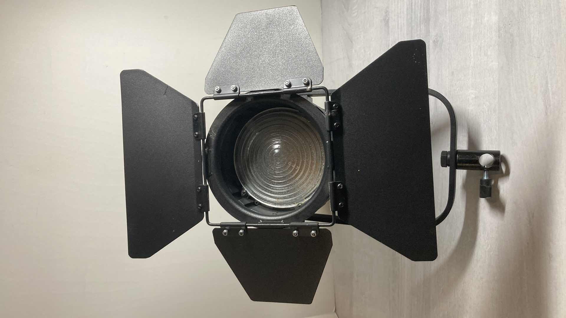 Photo 4 of IKAN HELIA FRESNEL BI-COLOR LED SPOT LIGHT MODEL HF150