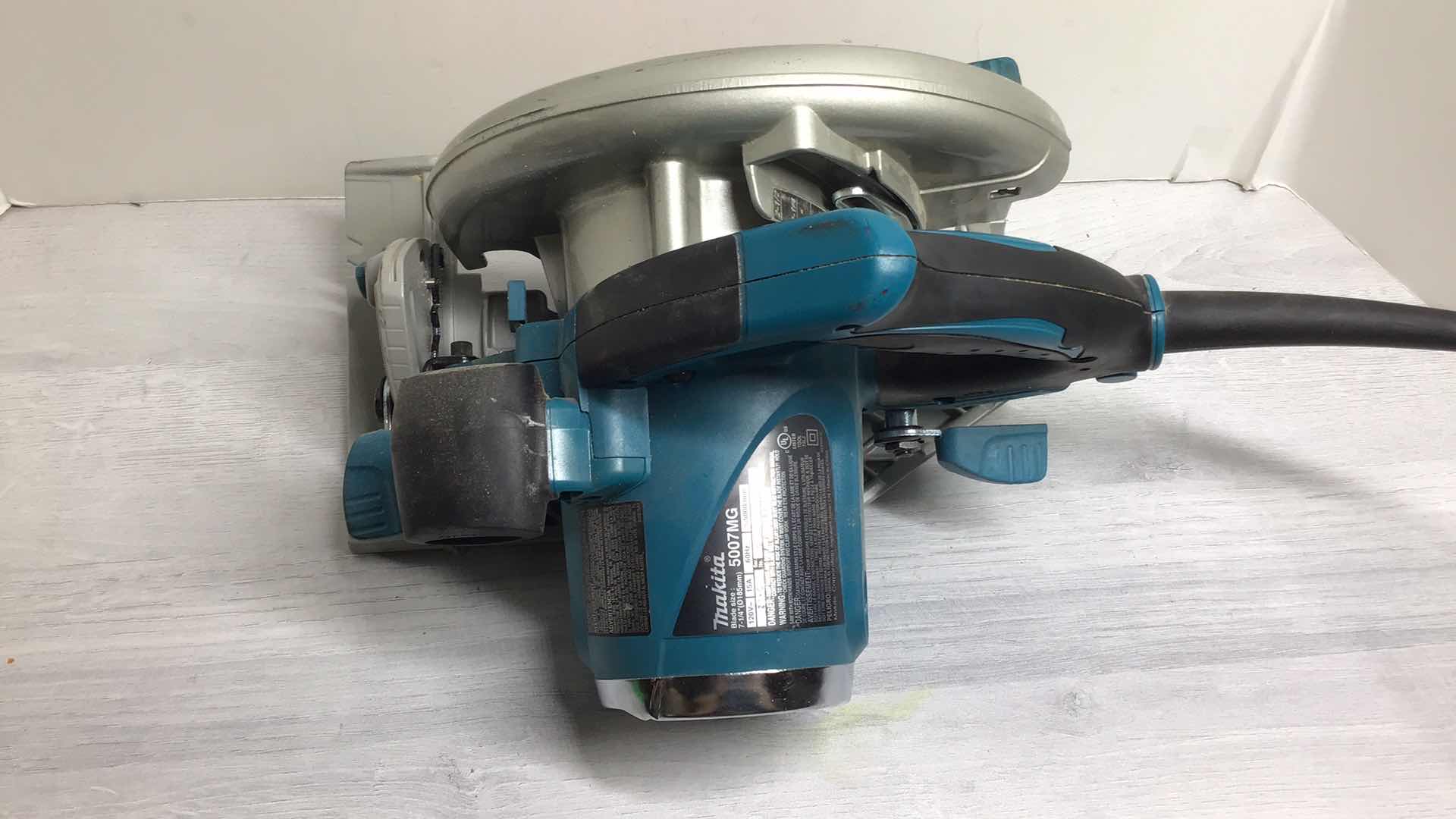 Photo 3 of MAKITA 5007MG 7-1/4” MAGNESIUM CIRCULAR SAW