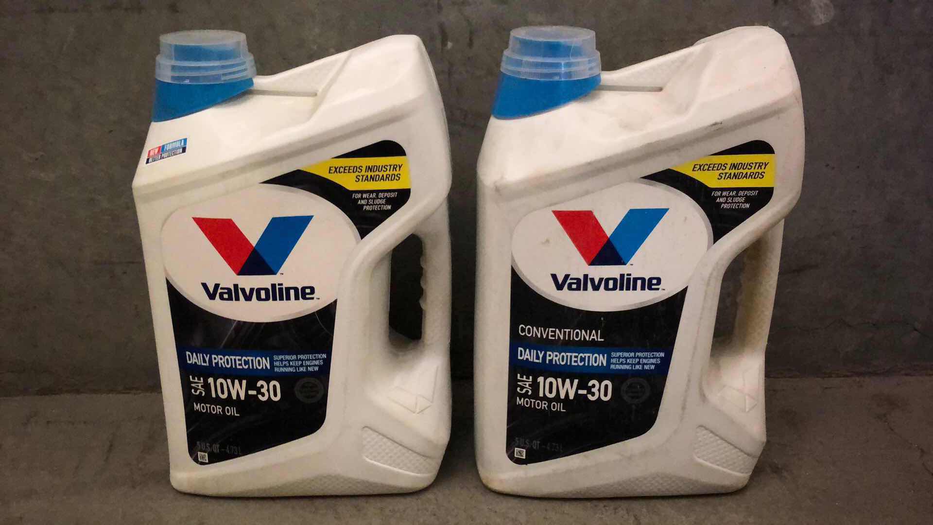 Photo 1 of NEW VALVOLINE SAE 10-30 MOTOR OIL 5QT (2)