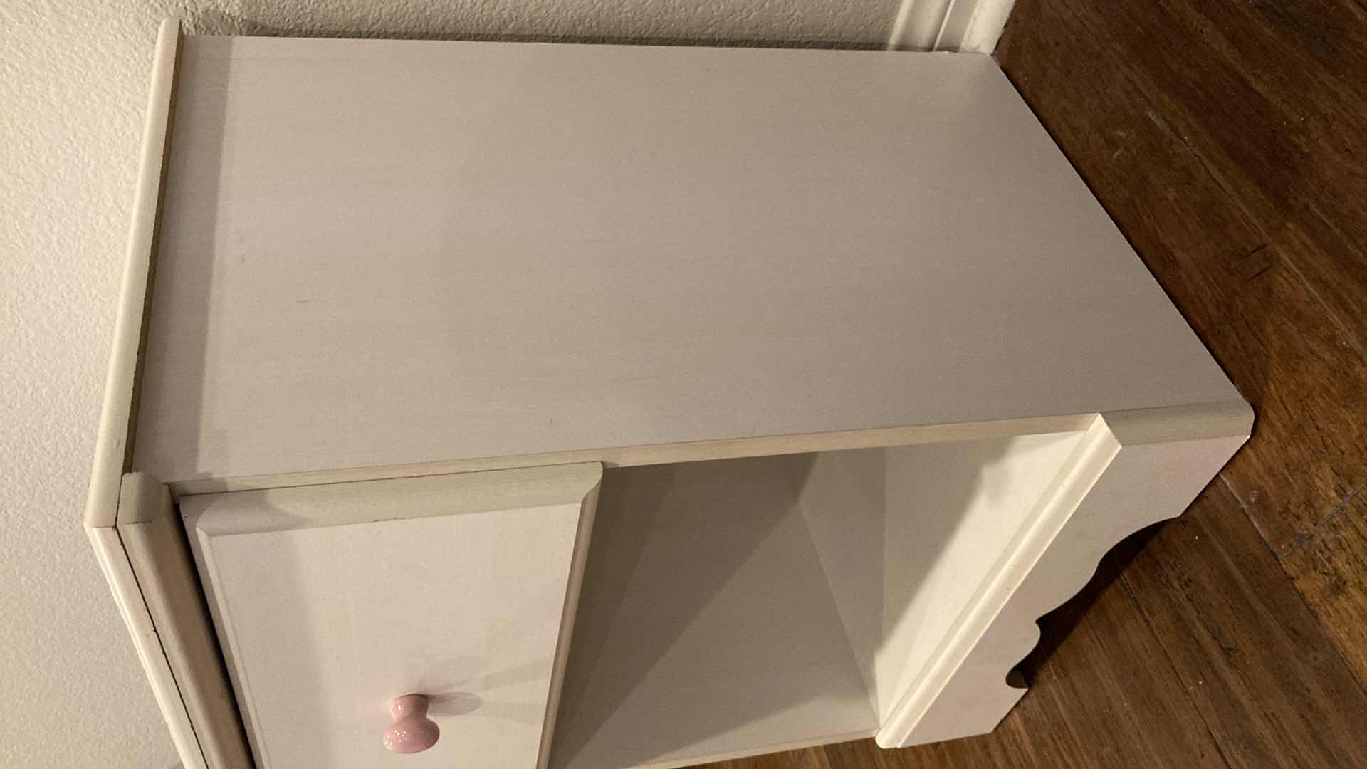 Photo 3 of SOUTH SHORE FURNITURE WOOD WHITE FINISH SIDE TABLE 18” X 16” H24.5”