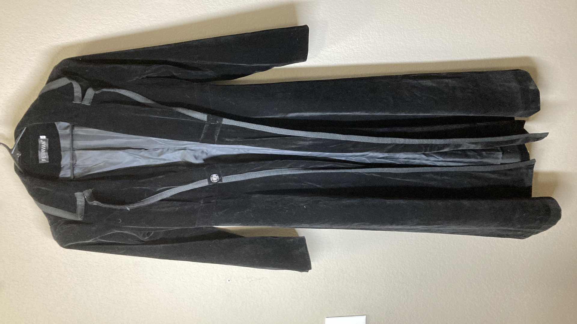 Photo 1 of FEINVAN BLACK POLYESTER TRENCH COAT WOMENS SIZE 7