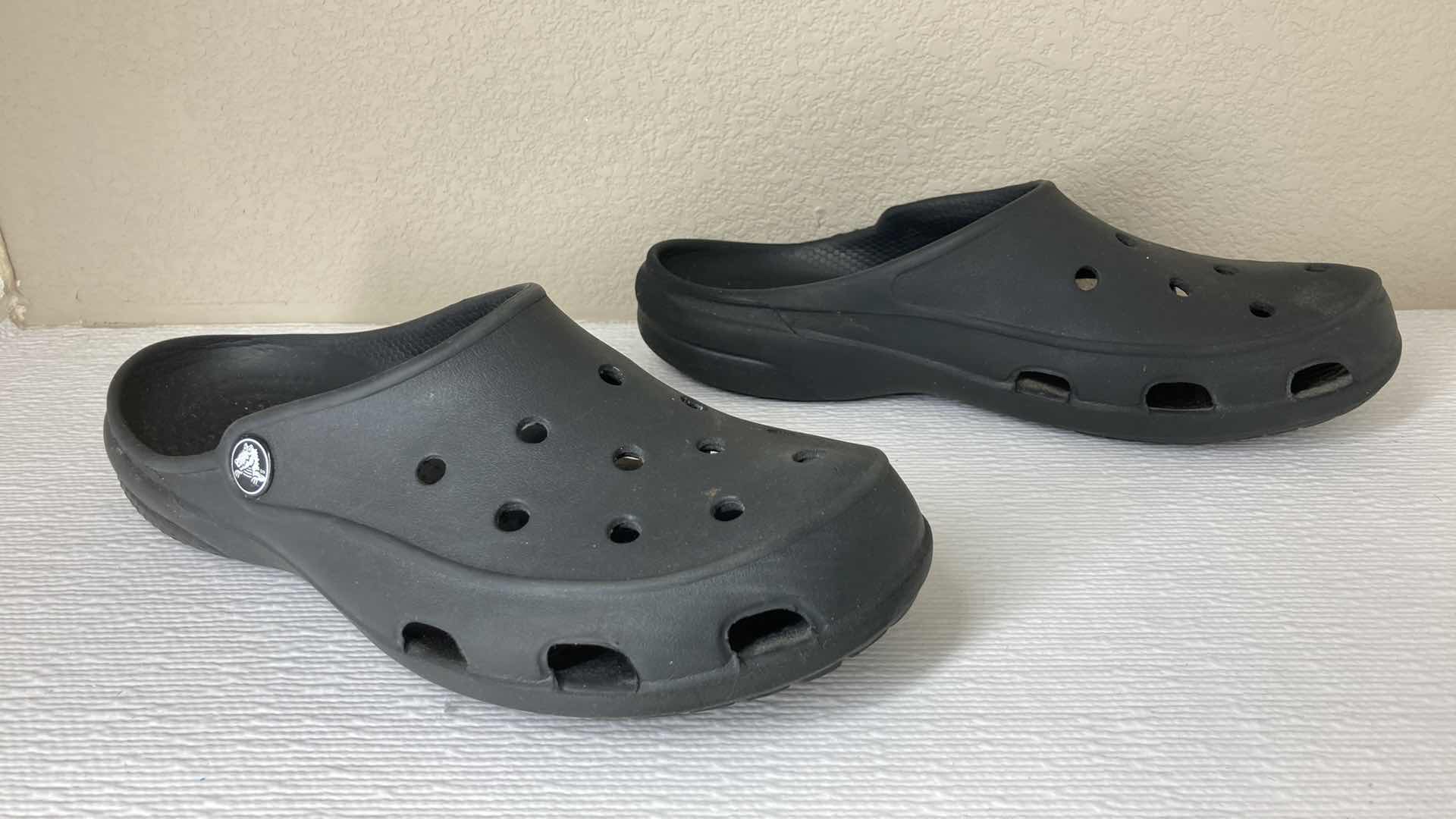 Photo 4 of CROCS BLACK RUBBER SLIP ONS WOMENS SIZE 7 & CROCS GRAY/WHITE LITE RIDE SLIP ONS WOMENS SIZE 7