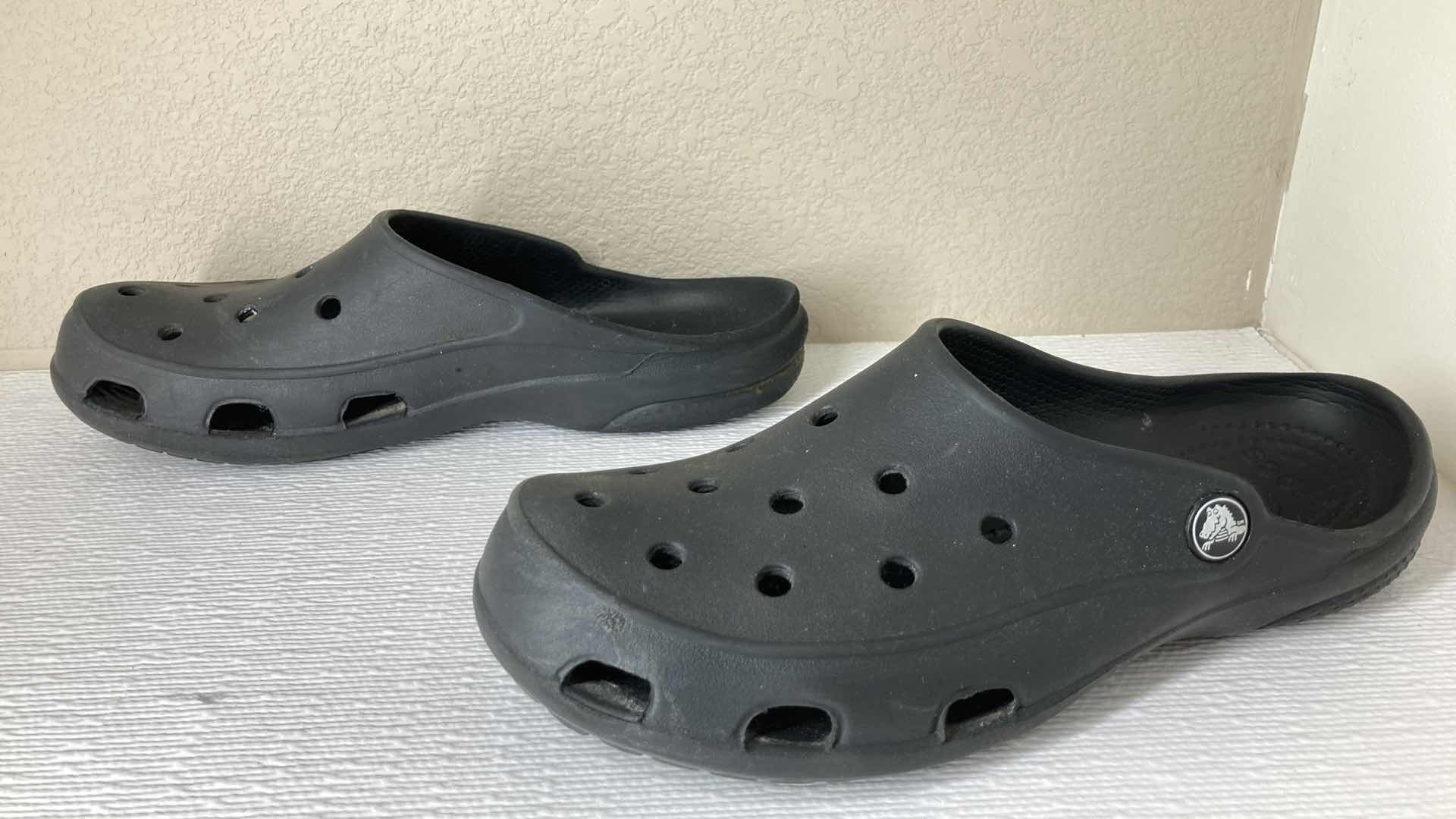 Photo 5 of CROCS BLACK RUBBER SLIP ONS WOMENS SIZE 7 & CROCS GRAY/WHITE LITE RIDE SLIP ONS WOMENS SIZE 7